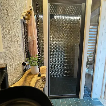 Viking Shelter - Z Jacuzzi * זקופאנה